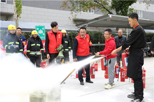 消防演习 (5)_副本.jpg 消防演习 (5)_副本.jpg