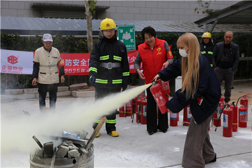 消防演习 (6)_副本.jpg 消防演习 (6)_副本.jpg