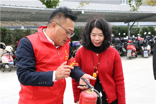 消防演习 (9)_副本.jpg 消防演习 (9)_副本.jpg